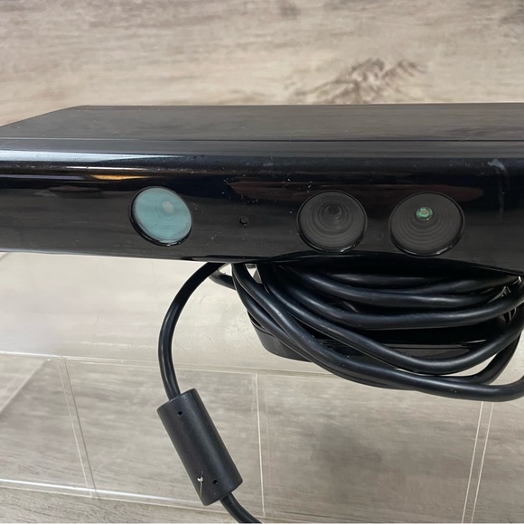 Xbox 360 Kinect Official Microsoft Motion Sensor Camera Model 1414 - Picture 3 of 9